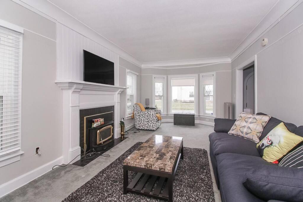 Lakeside Home In Lorain 외부 사진